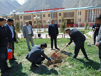 Вохӯрии намояндаи ваколатдори Ҳукумати Ҷумҳурии Тоҷикистон, директори Агентии хоҷагии ҷангали назди Ҳукумати Ҷумҳурии Тоҷикистон, Юсуфзода Абдуҷаббор Ғайратшоҳ дар Ҷамоати деҳоти Лангар ва Иван Точики нохияи Кӯҳистони Мастчоҳ